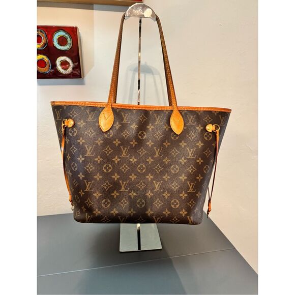 Louis Vuitton Brown and Tan Shoulder Bag - Picture 1 of 8